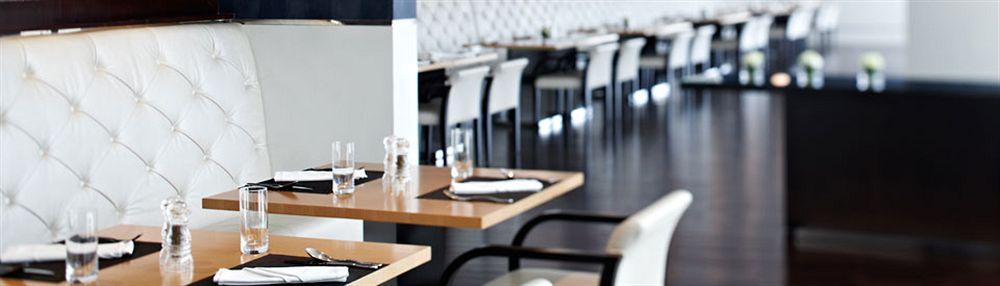 ניסקו Renaissance Edmonton Airport Hotel מראה חיצוני תמונה