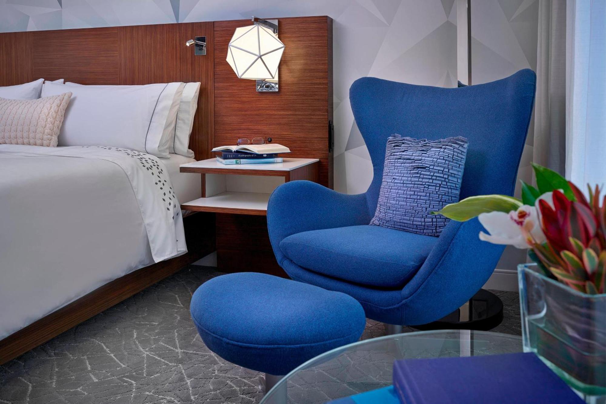 ניסקו Renaissance Edmonton Airport Hotel מראה חיצוני תמונה