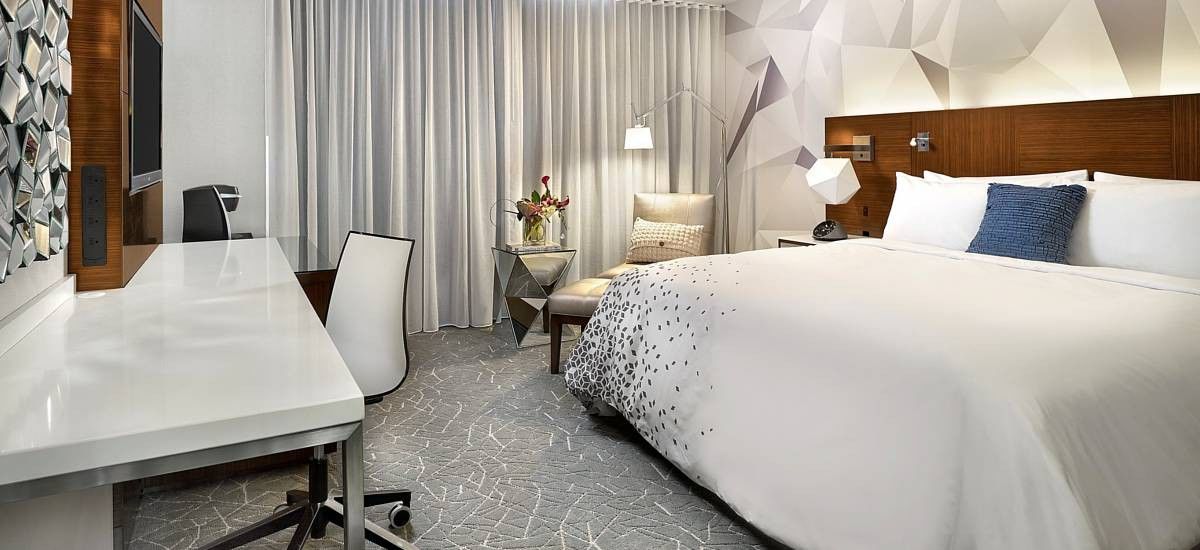 ניסקו Renaissance Edmonton Airport Hotel מראה חיצוני תמונה
