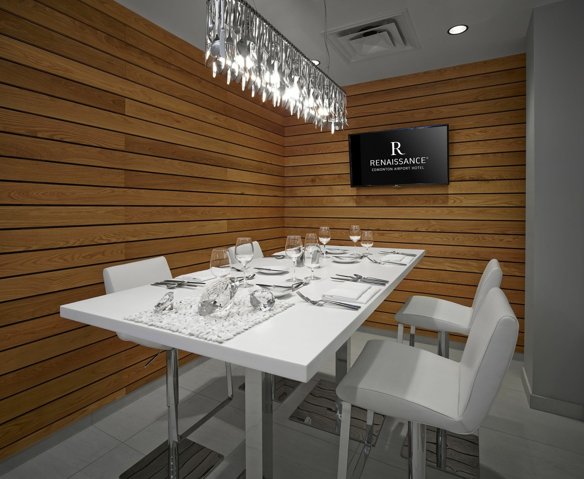 ניסקו Renaissance Edmonton Airport Hotel מראה חיצוני תמונה